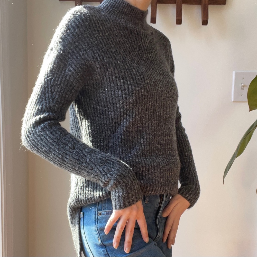XS long sleeve turtleneck sweater